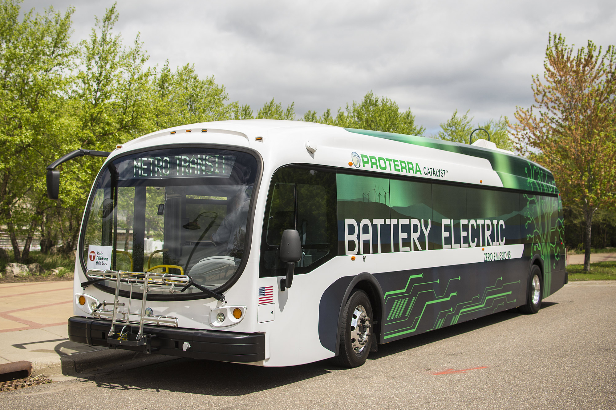 Electric Bus, Minneapolis, St. Paul