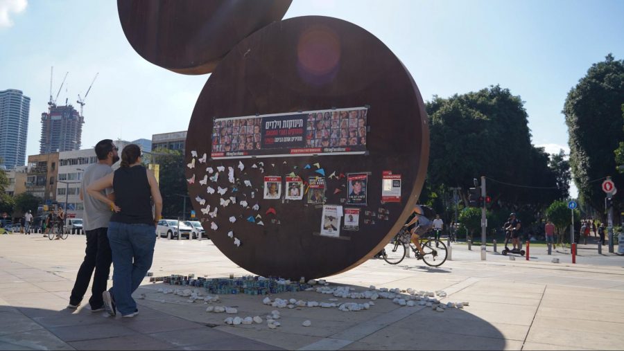 Habima Square, Tel Aviv, memorial