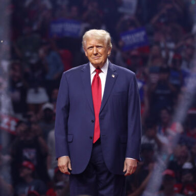 Donald Trump, Desert Diamond Arena, Arizona