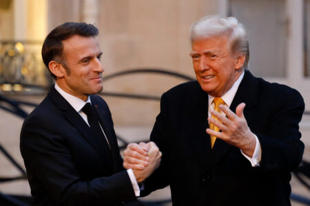 Emmanuel Macron, welcomes, Donald Trump