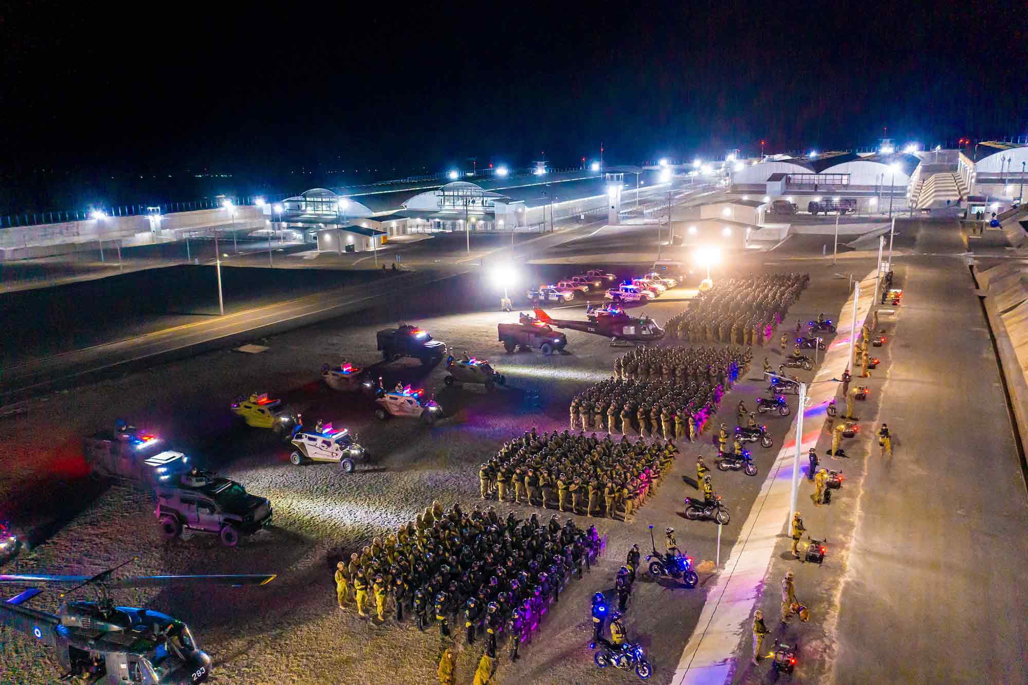 Terrorism Confinement Center Tecoluca, CECOT, troops