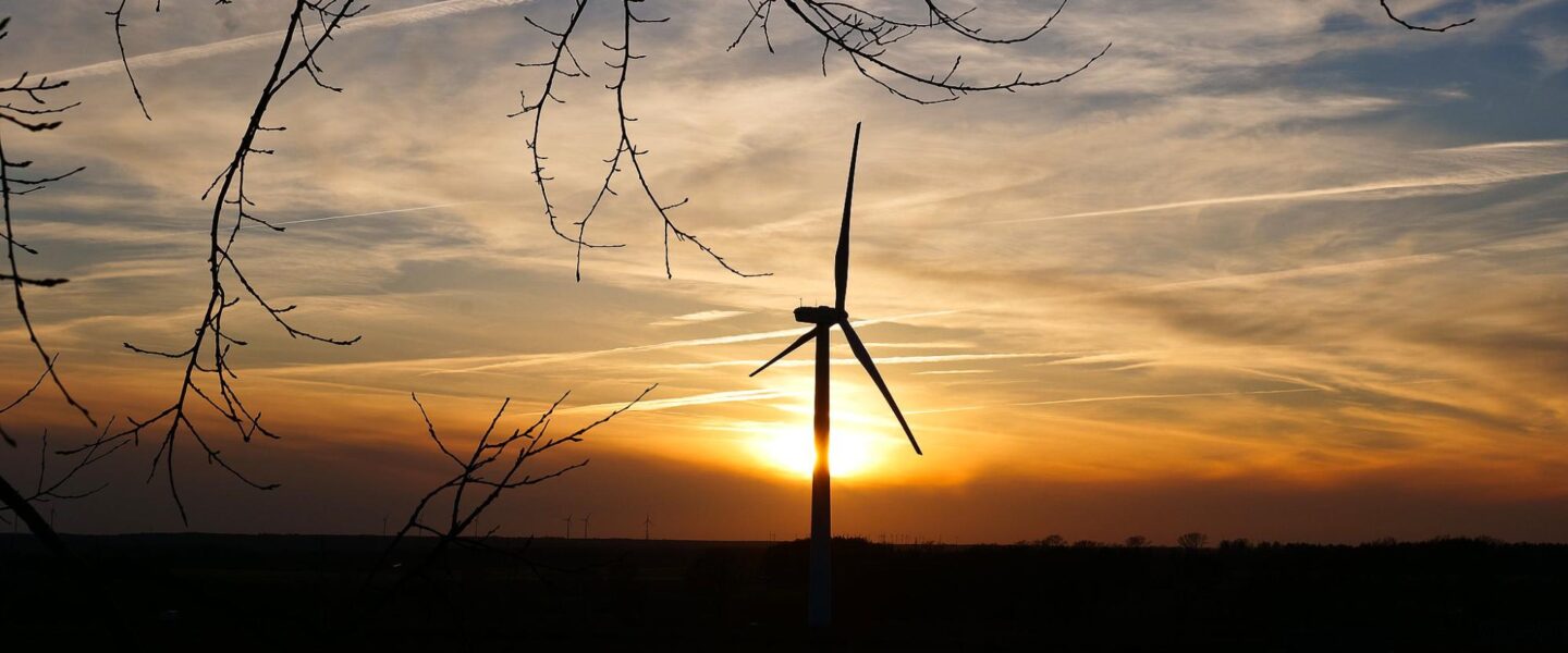 climate crisis, renewable energy, transition, accelerating, World Economic Forum report