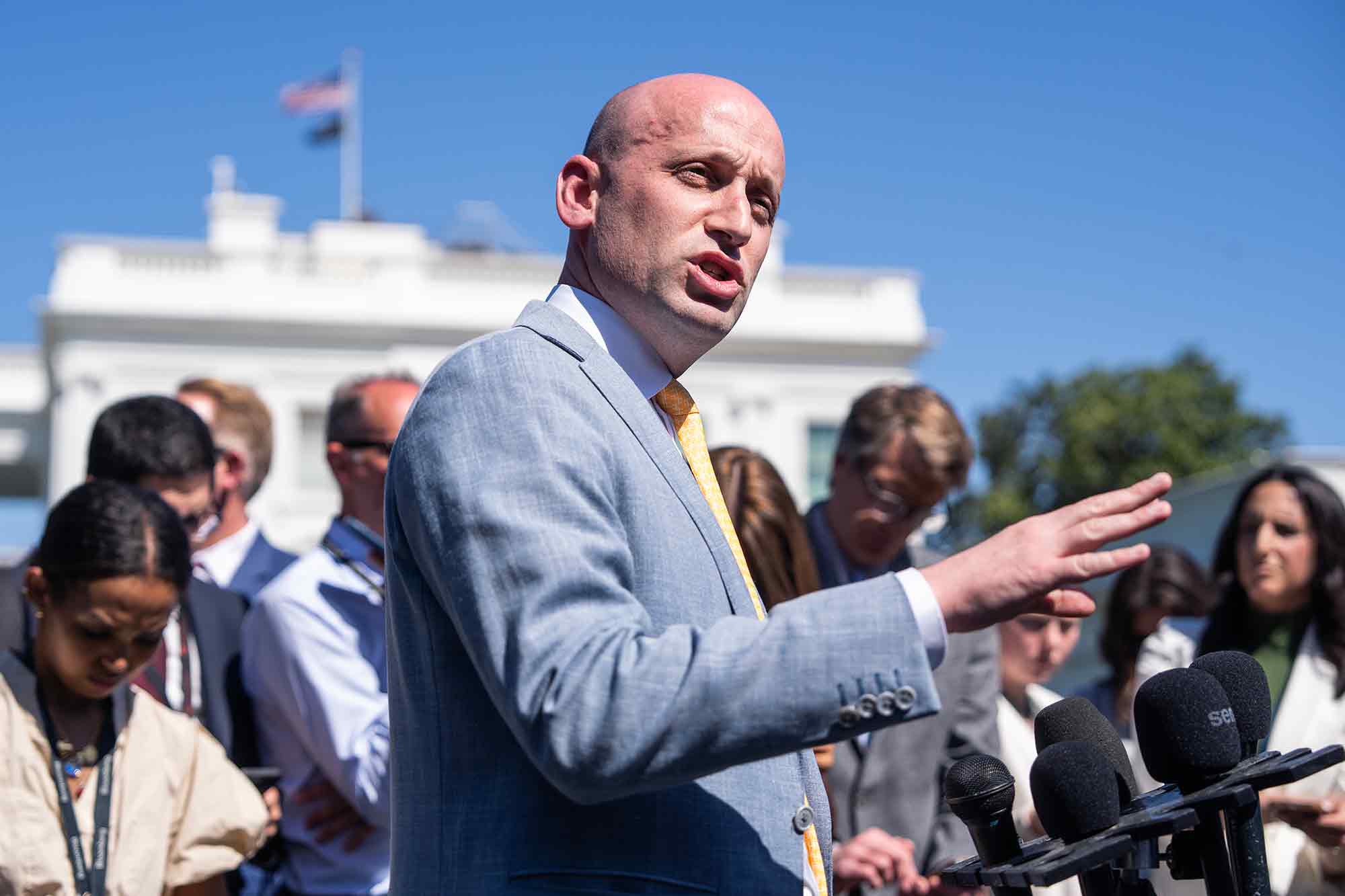 Stephen Miller, reporters, White House, lawn