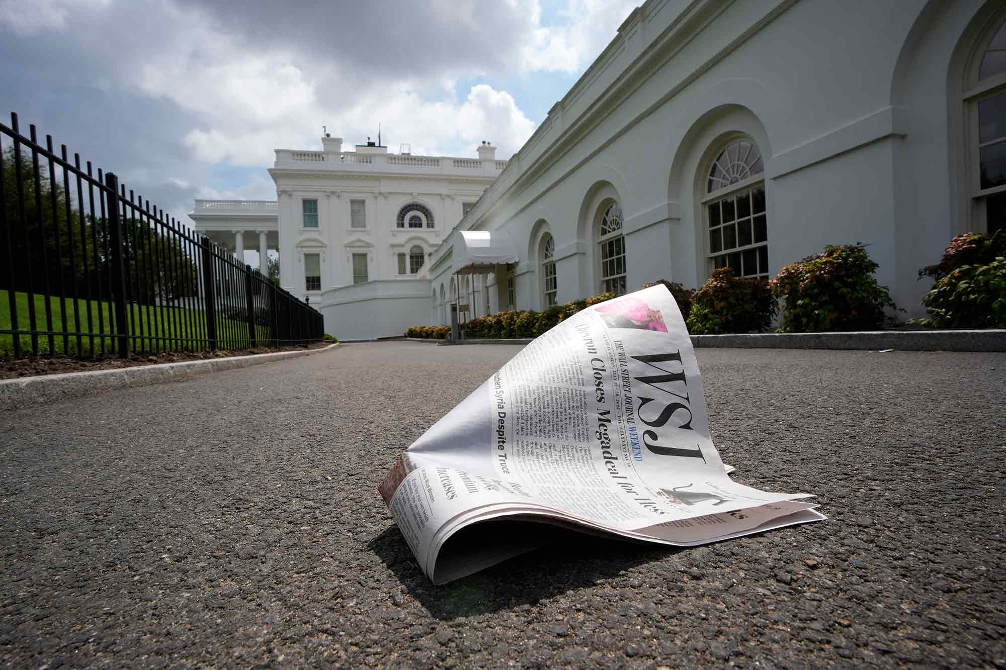 Wall Street Journal, White House, driveway, Illustration
