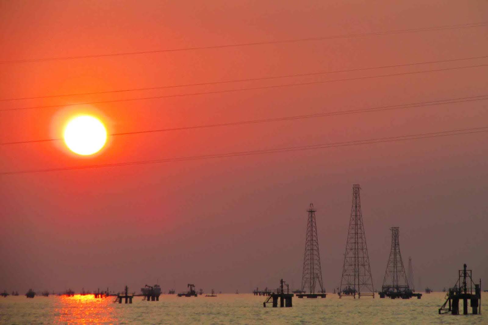 Offshore, oil fields, Estado Zulia, Venezuela