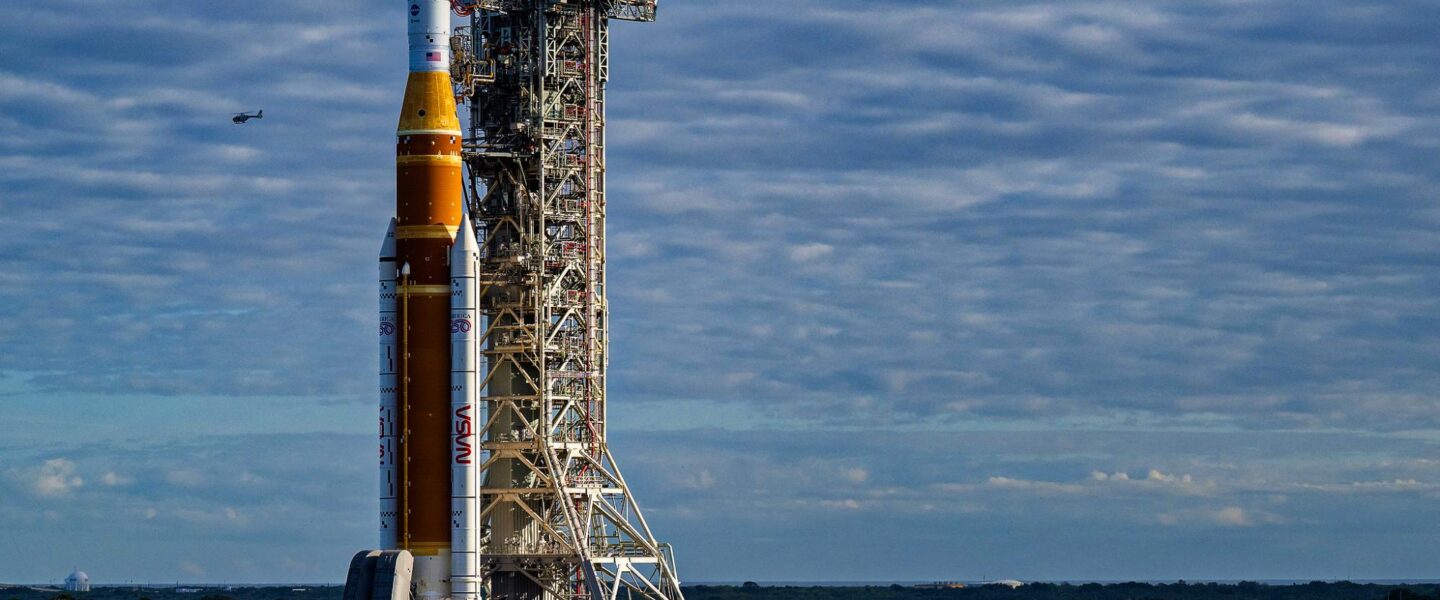 space exploration, NASA, manned moon mission, Artemis II rocket, hydrogen leaks, launch postponed until March