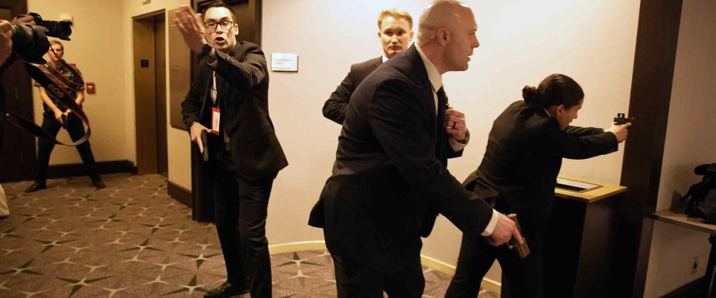 Law enforcement personnel, Secret Service, draw guns, shooting incident, Washington Hilton hotel