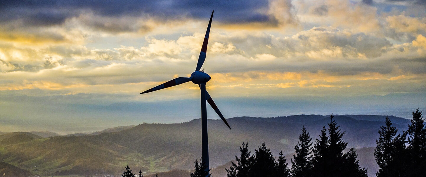 climate crisis, global warming, renewable energy, solar, wind, Iran war boost, report