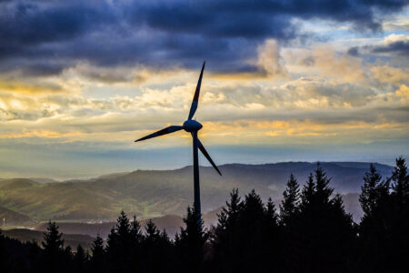 climate crisis, global warming, renewable energy, solar, wind, Iran war boost, report
