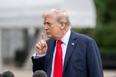 Donald Trump, South Lawn, Press