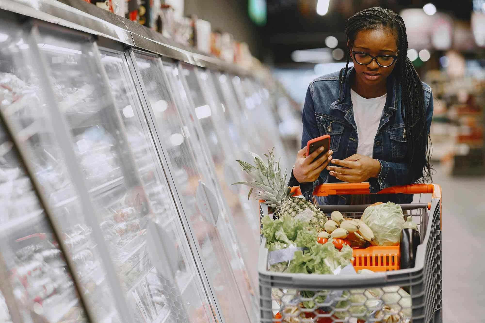 Woman, shopping, groceries