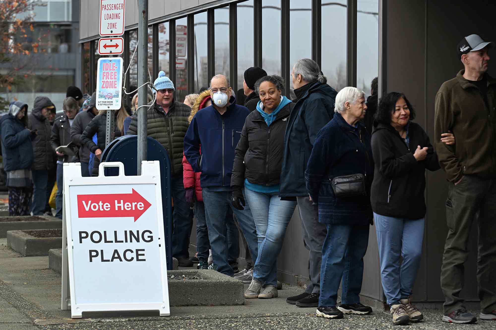 Voters, line, Alaska Division of Elections Region II office