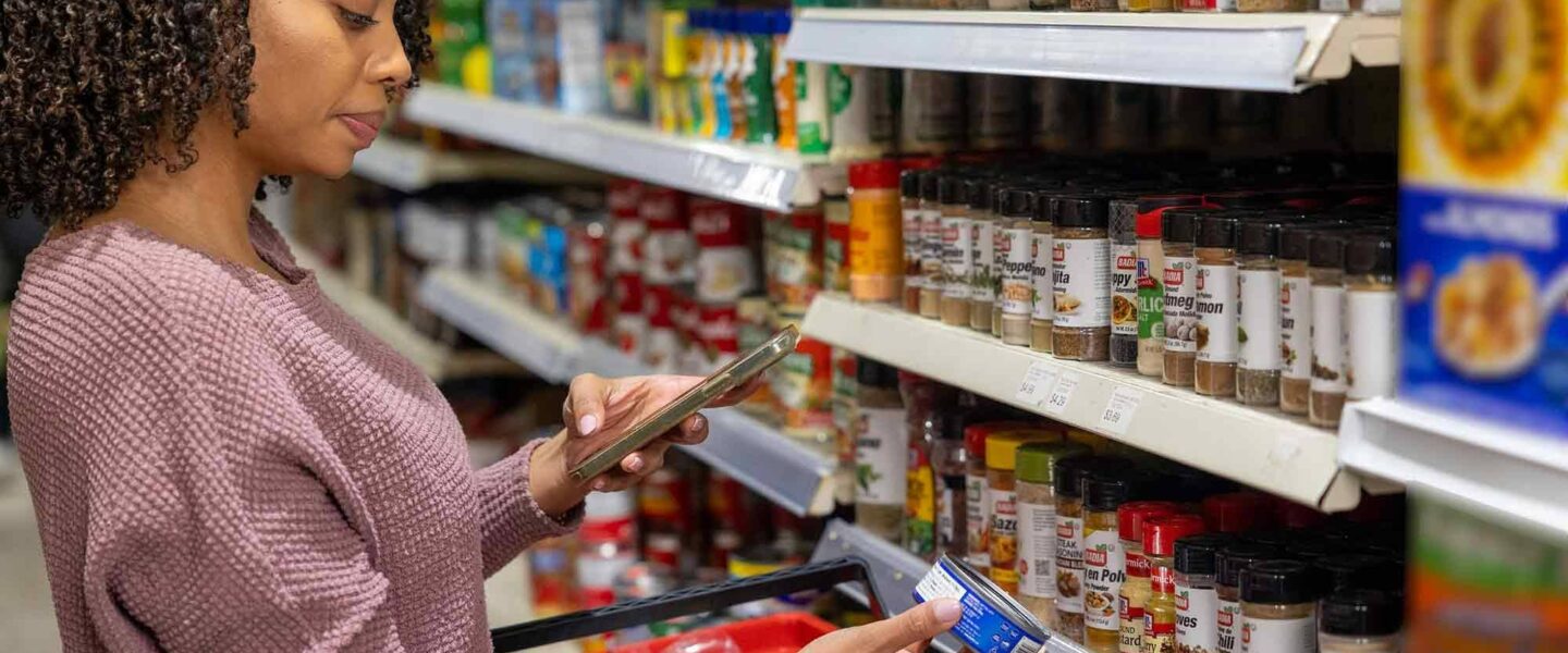 Shopper, mobile phone, scan, grocery store