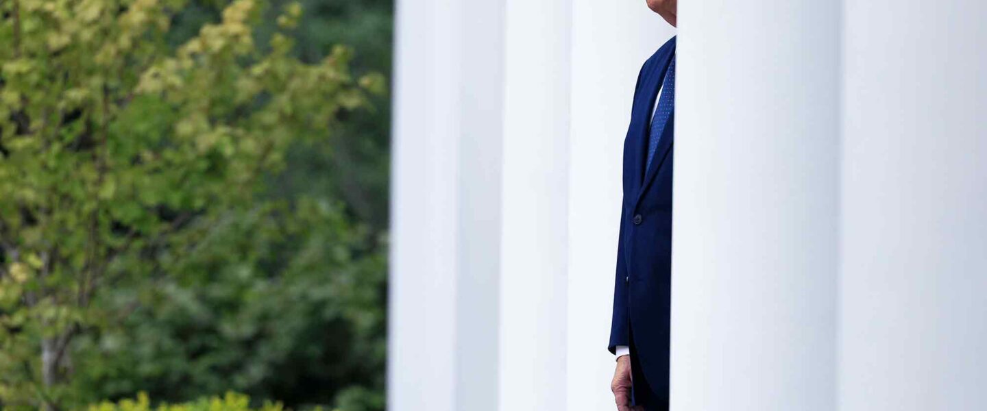 Donald Trump, walks from, Oval Office