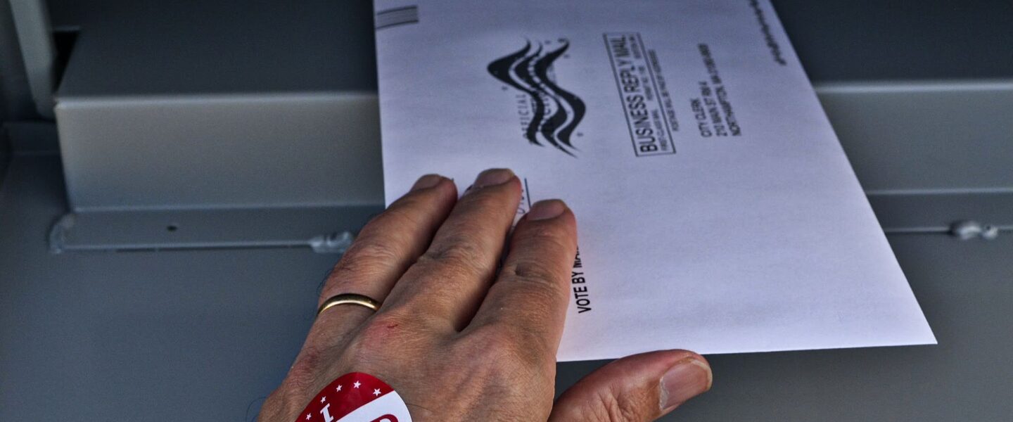 U.S. voting, November midterm elections, mail-in ballots, executive order, new rules, federal lawsuit, 24 states
