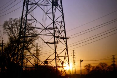 climate crisis, global warming, U.S. heatwaves, electricity grids, blackouts, heightened risk