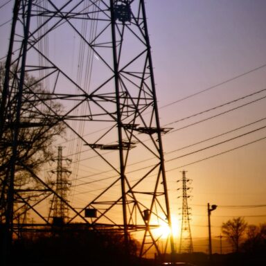 climate crisis, global warming, U.S. heatwaves, electricity grids, blackouts, heightened risk